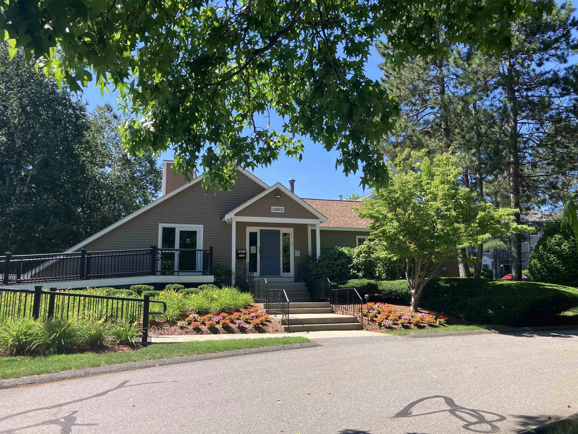 14 Heather Court Nashua NH 03062