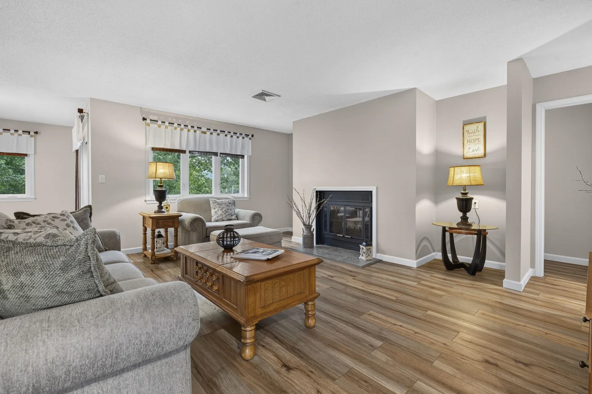 14 Heather Court Nashua NH 03062