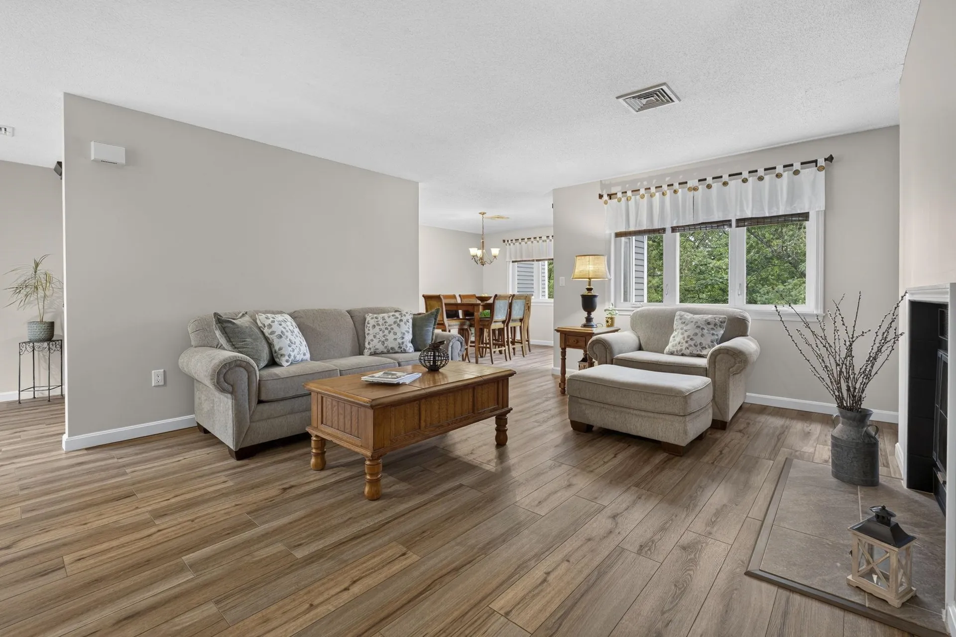 14 Heather Court Nashua NH 03062