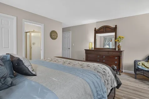 14 Heather Court Nashua NH 03062
