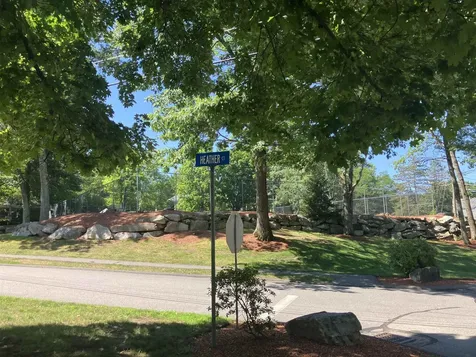 14 Heather Court Nashua NH 03062