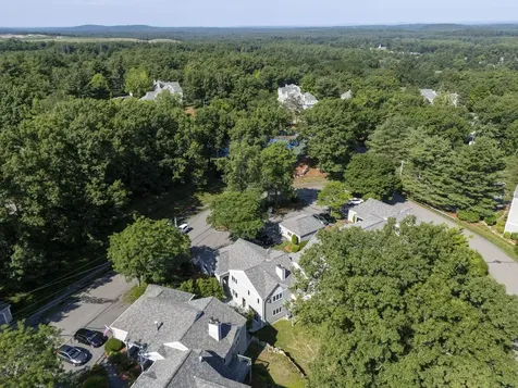 14 Heather Court Nashua NH 03062