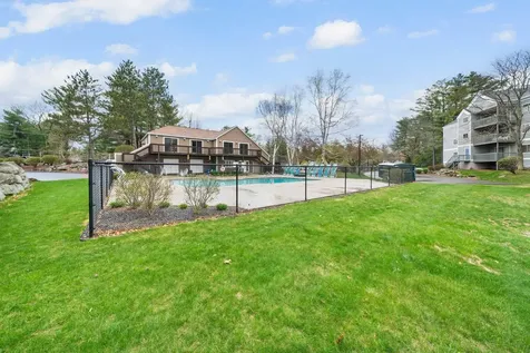 14 Heather Court Nashua NH 03062