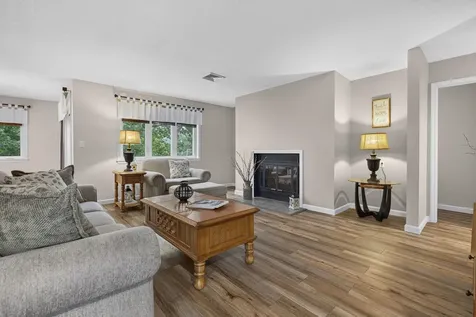 14 Heather Court Nashua NH 03062