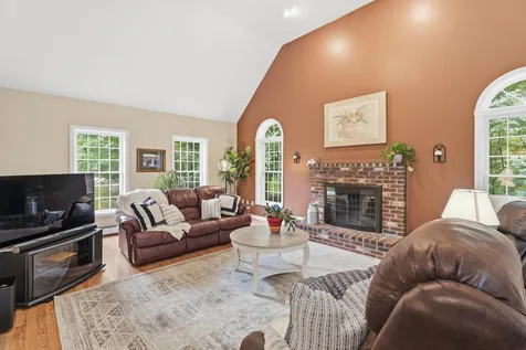 5 Alderwood Court Hooksett NH 03106