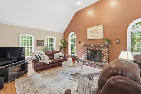 5 Alderwood Court Hooksett NH 03106