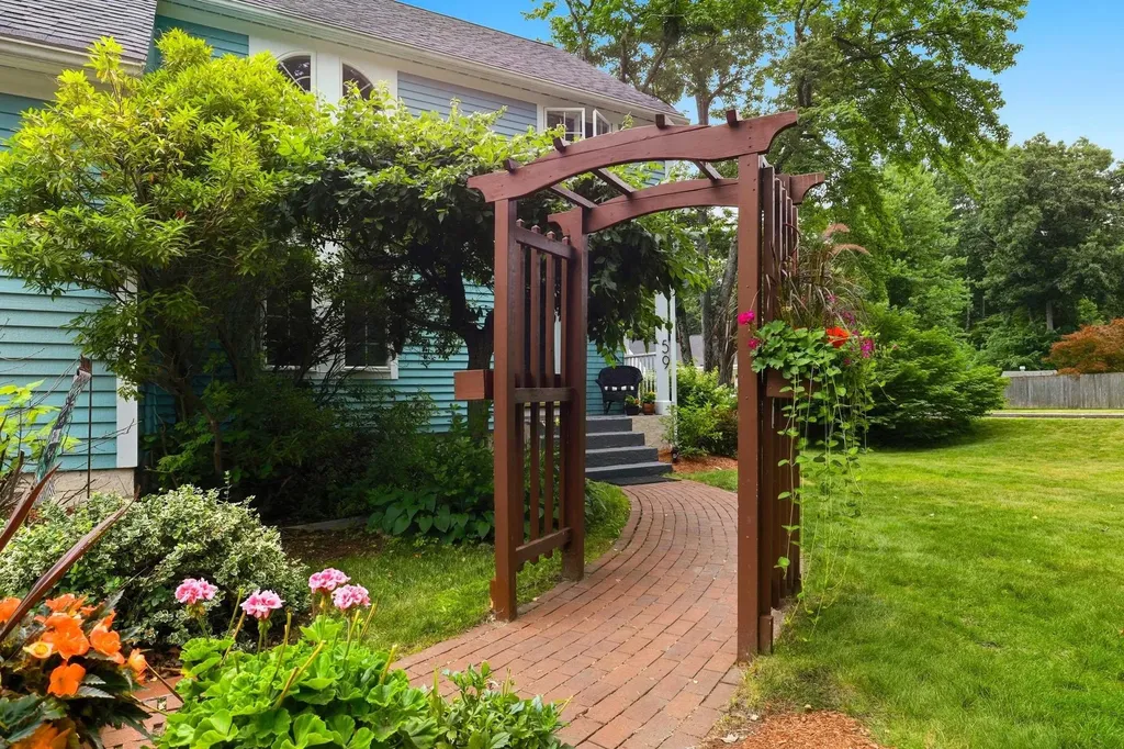 59 Peterson Circle Concord NH 03303
