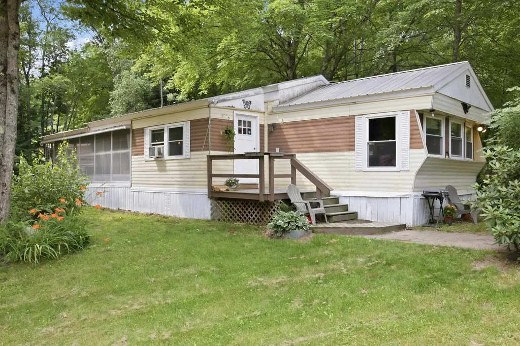1 Hoover Circle Loudon NH 03307