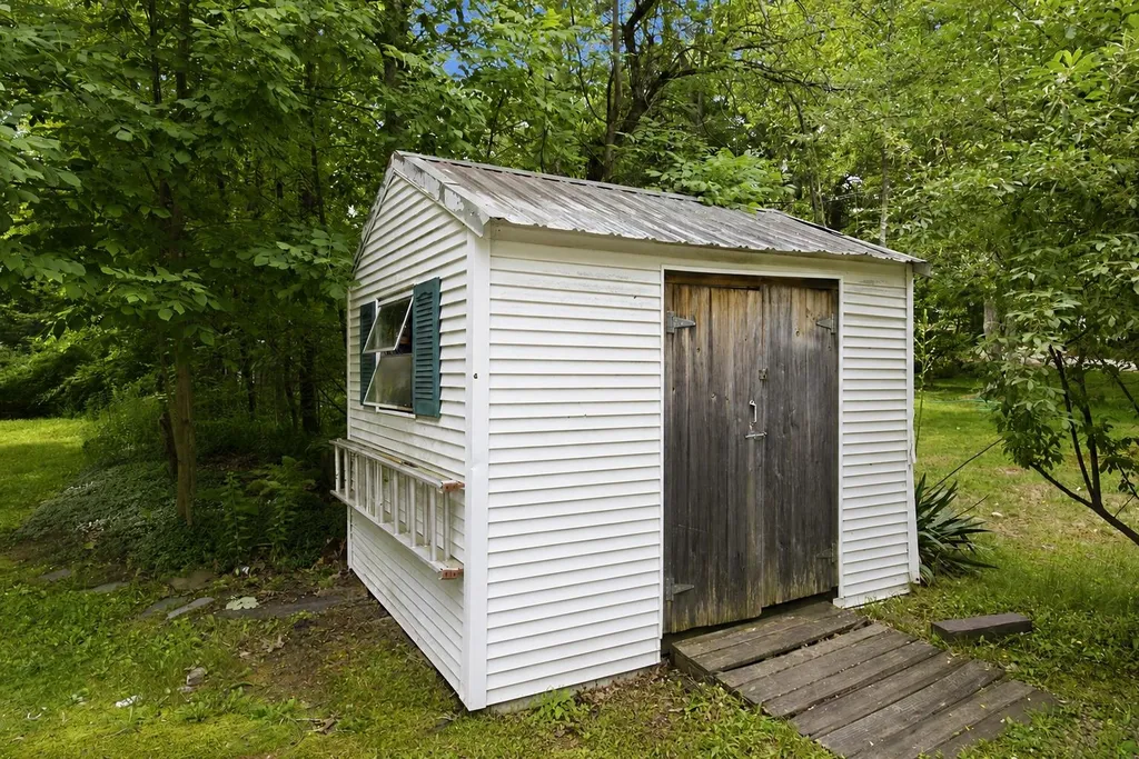 1 Hoover Circle Loudon NH 03307