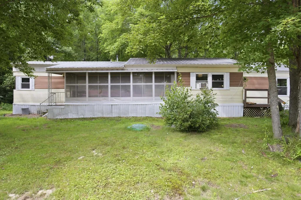 1 Hoover Circle Loudon NH 03307