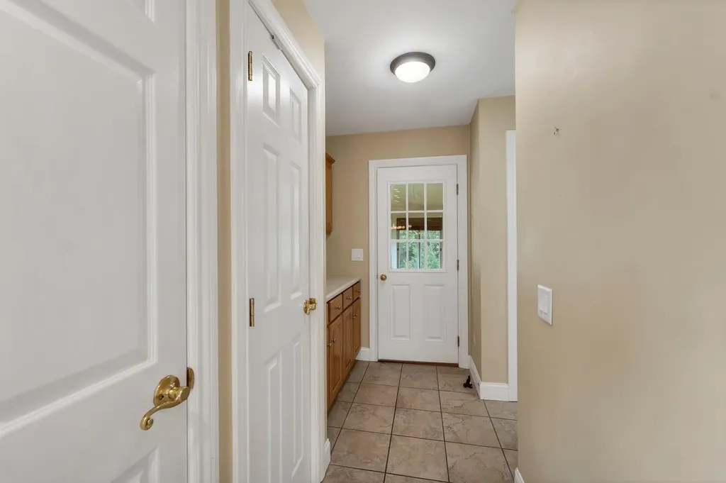 57 Sagewood Circle Hooksett NH 03106