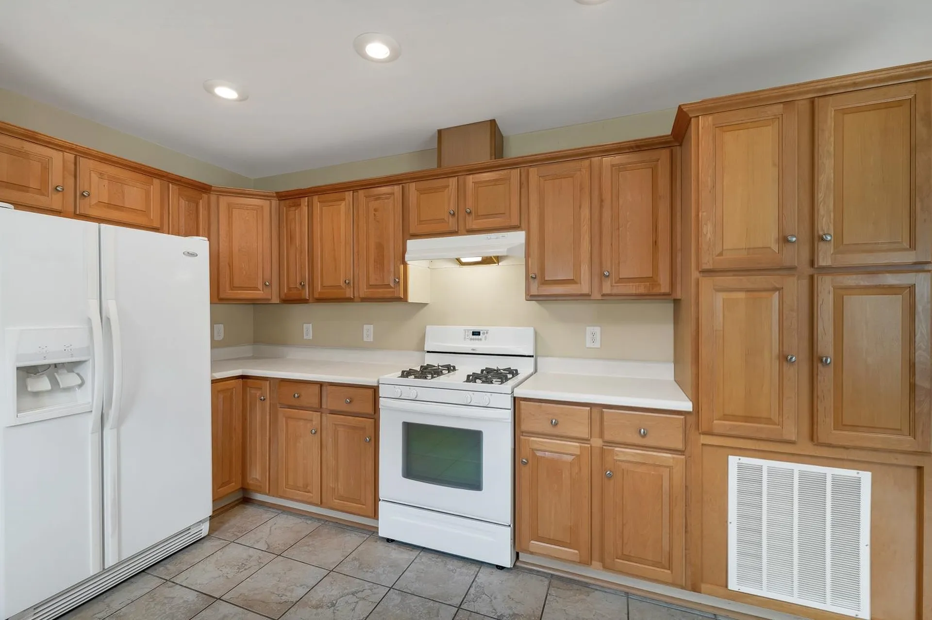 57 Sagewood Circle Hooksett NH 03106