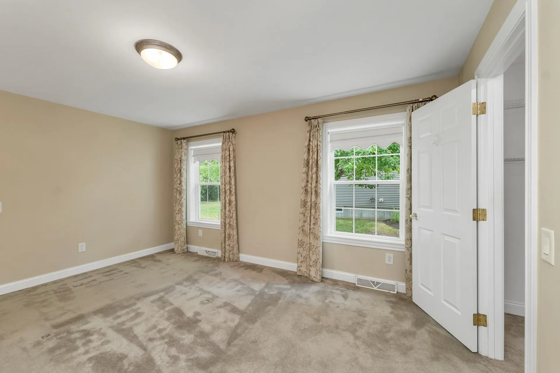 57 Sagewood Circle Hooksett NH 03106
