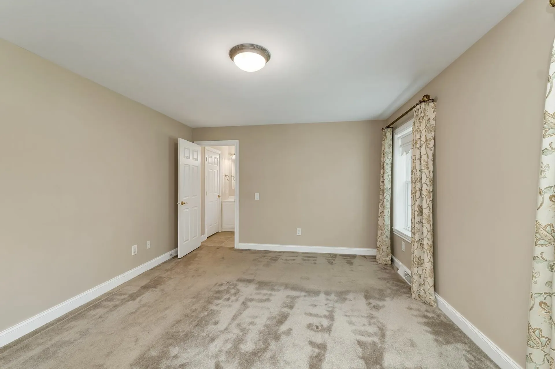 57 Sagewood Circle Hooksett NH 03106