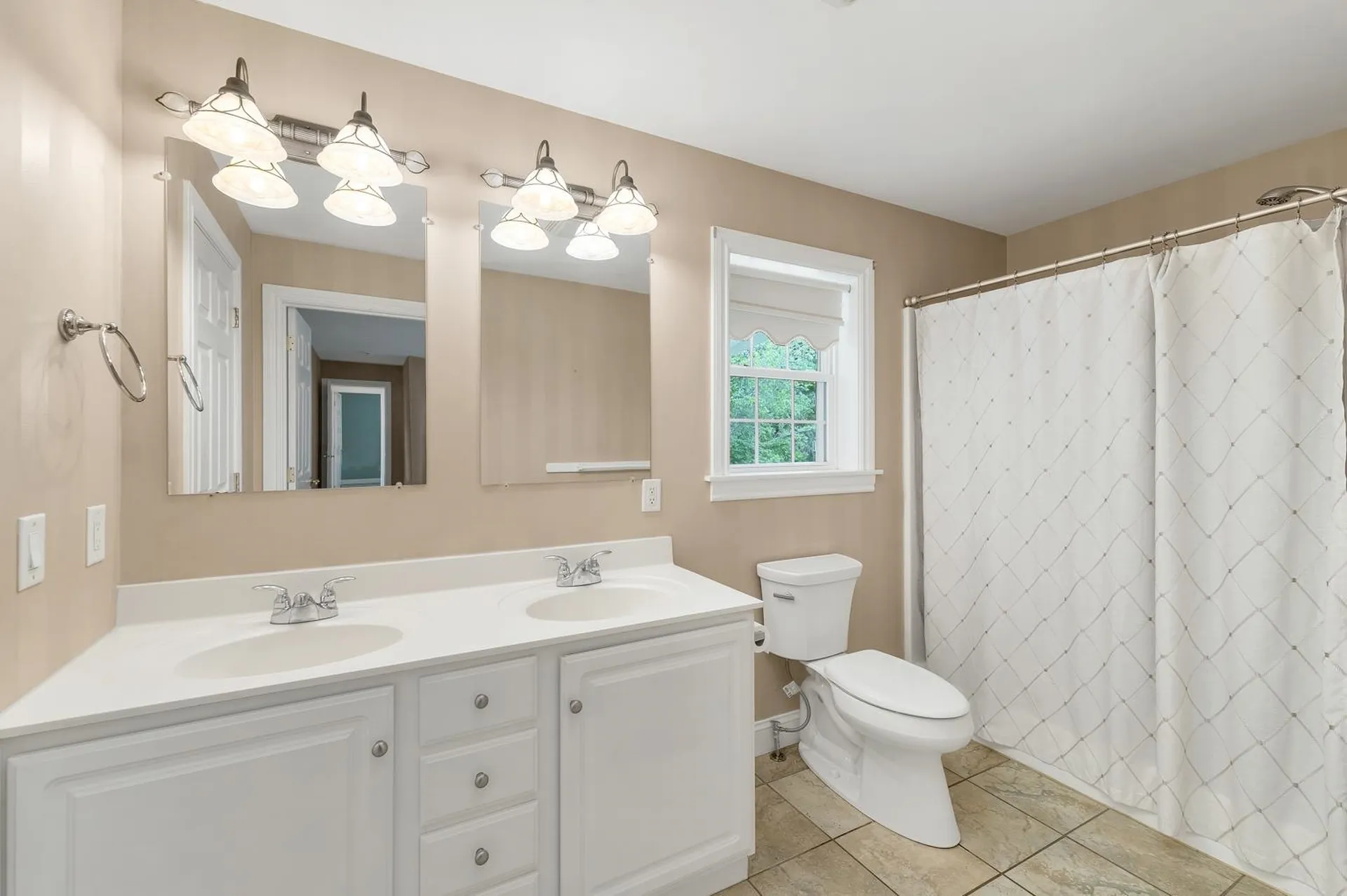 57 Sagewood Circle Hooksett NH 03106