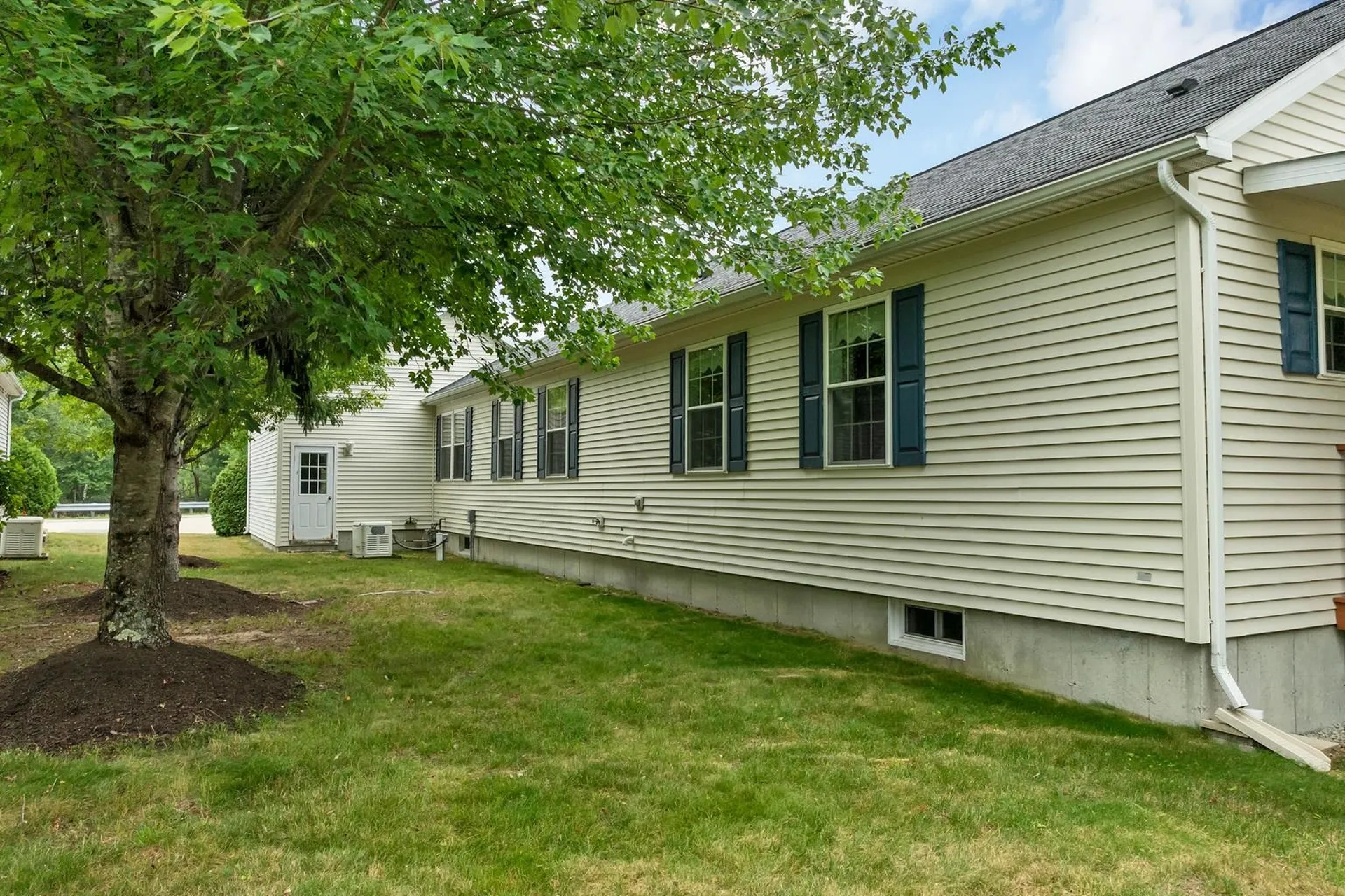57 Sagewood Circle Hooksett NH 03106