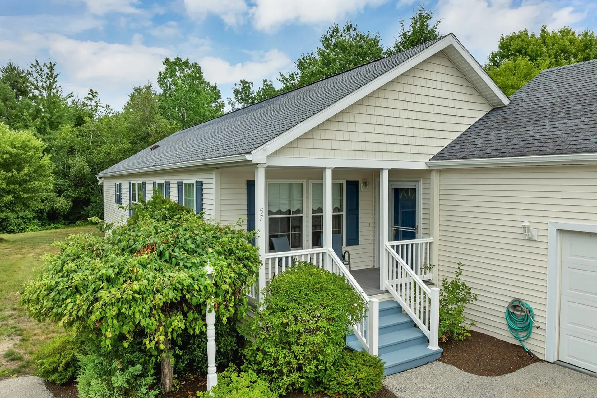 57 Sagewood Circle Hooksett NH 03106