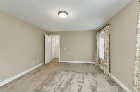 57 Sagewood Circle Hooksett NH 03106