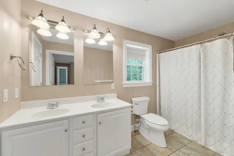 57 Sagewood Circle Hooksett NH 03106