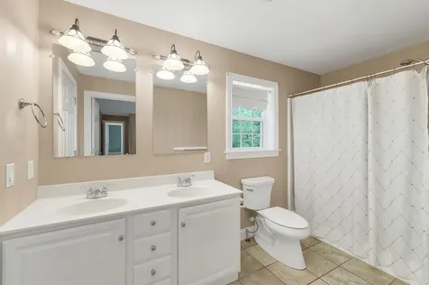 57 Sagewood Circle Hooksett NH 03106