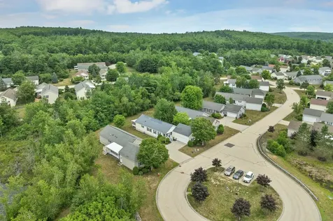 57 Sagewood Circle Hooksett NH 03106