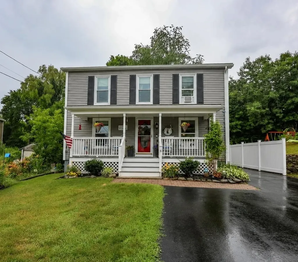 6 Concord Avenue Derry NH 03038