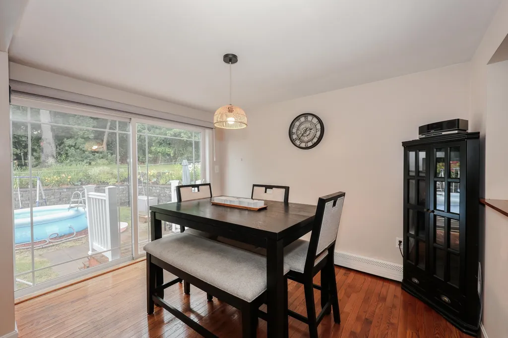 6 Concord Avenue Derry NH 03038