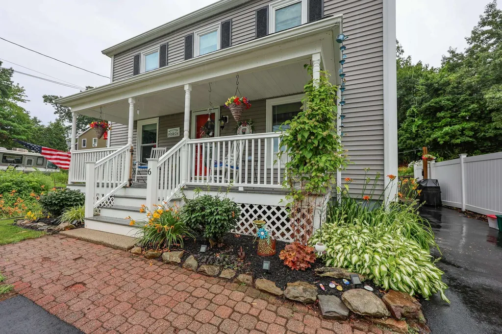 6 Concord Avenue Derry NH 03038
