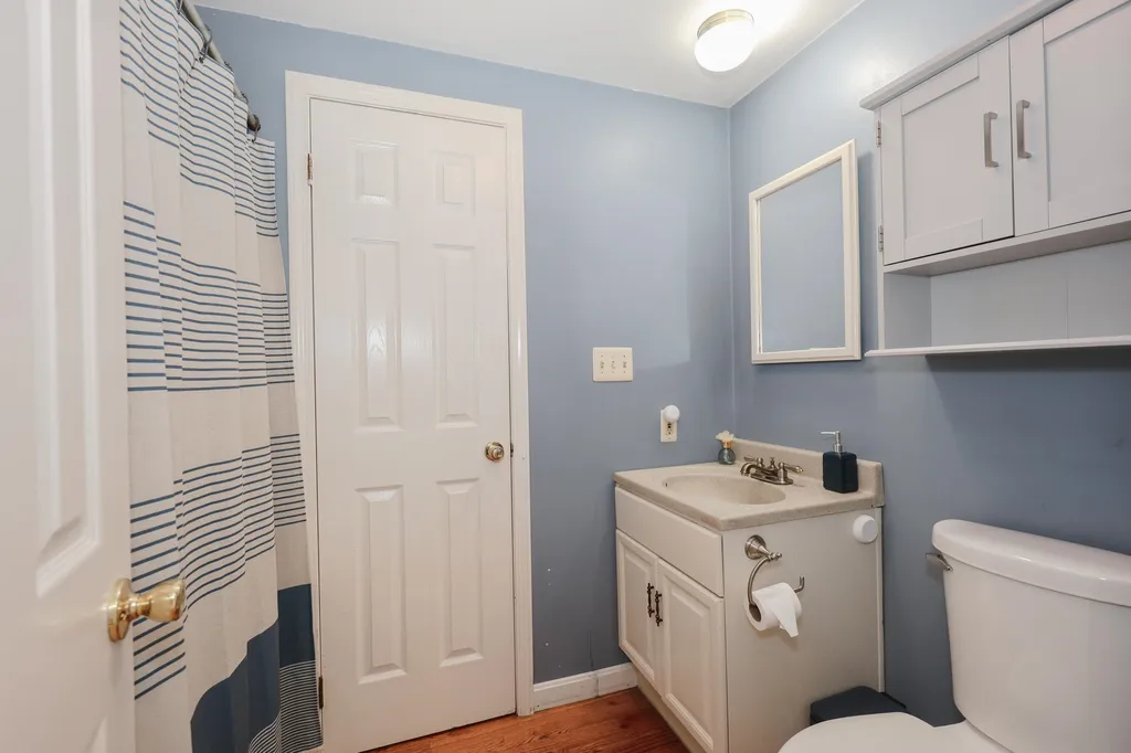 6 Concord Avenue Derry NH 03038