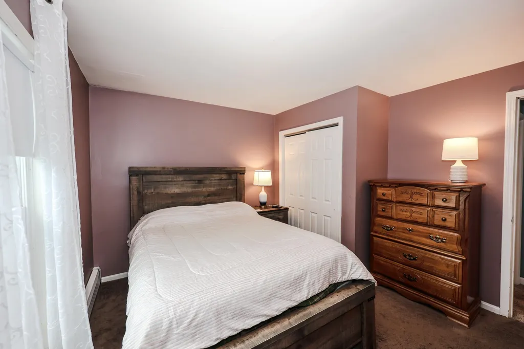 6 Concord Avenue Derry NH 03038