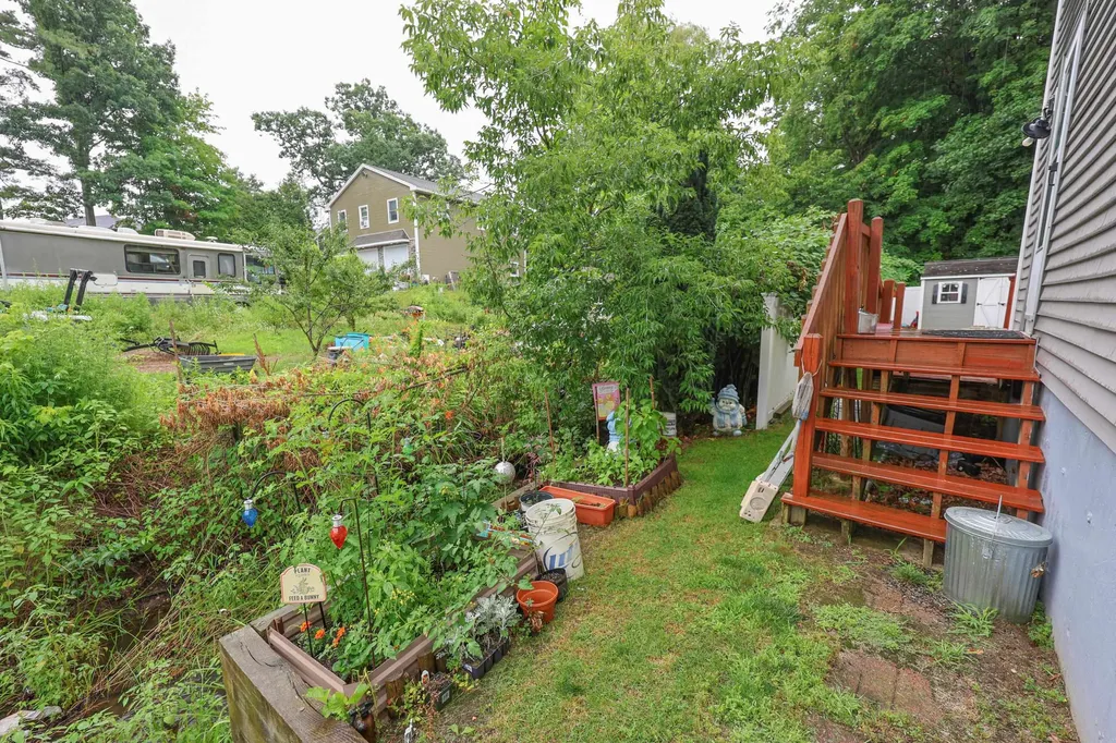 6 Concord Avenue Derry NH 03038