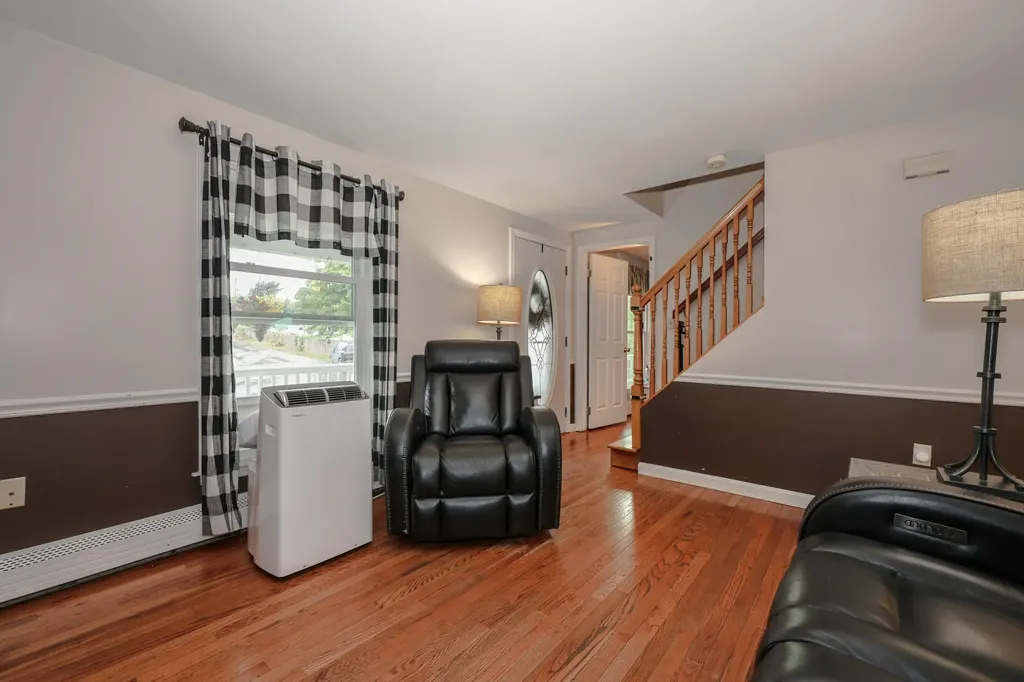 6 Concord Avenue Derry NH 03038