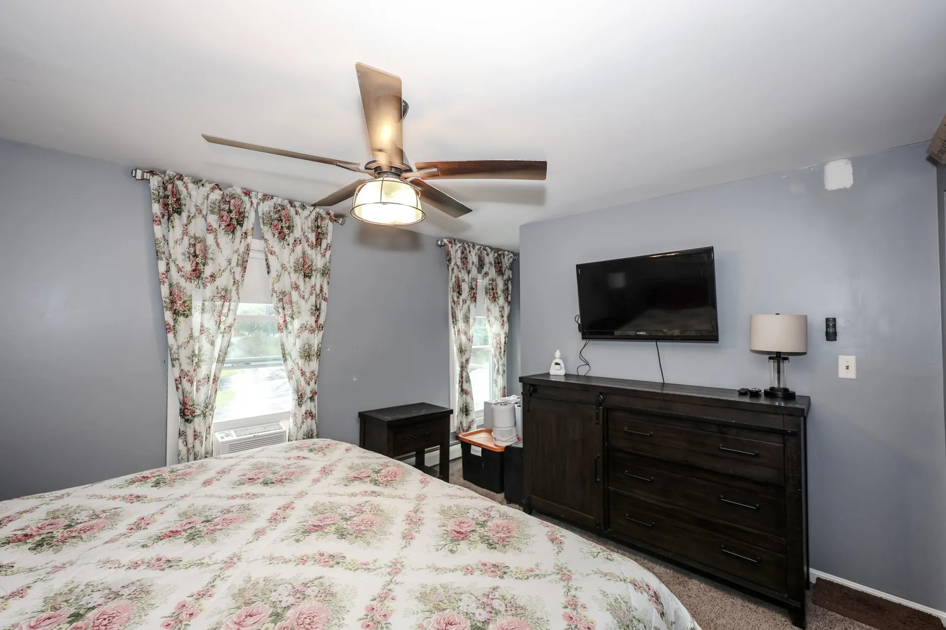 6 Concord Avenue Derry NH 03038