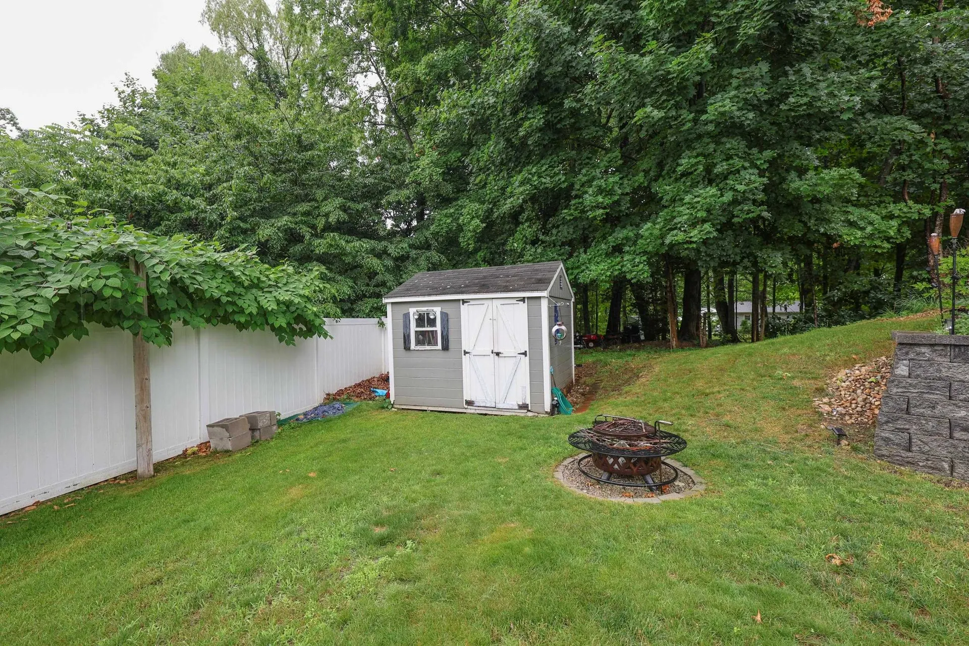 6 Concord Avenue Derry NH 03038