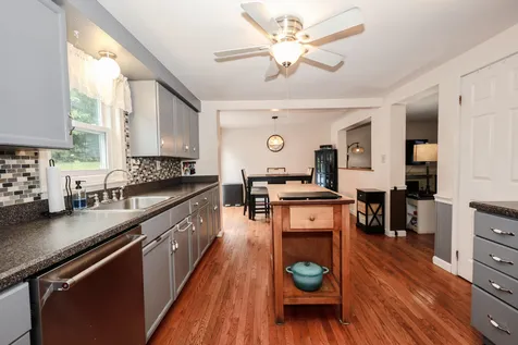 6 Concord Avenue Derry NH 03038