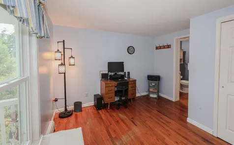 6 Concord Avenue Derry NH 03038