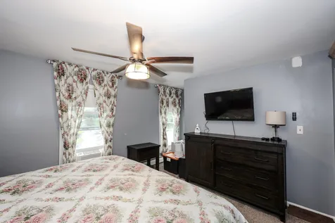 6 Concord Avenue Derry NH 03038