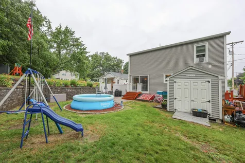 6 Concord Avenue Derry NH 03038
