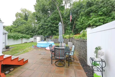 6 Concord Avenue Derry NH 03038