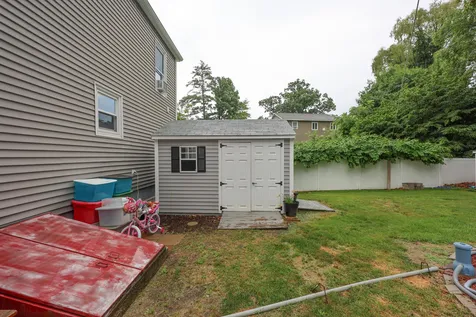 6 Concord Avenue Derry NH 03038