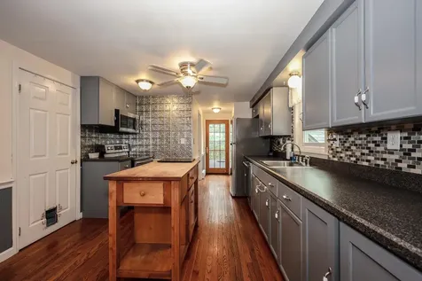 6 Concord Avenue Derry NH 03038