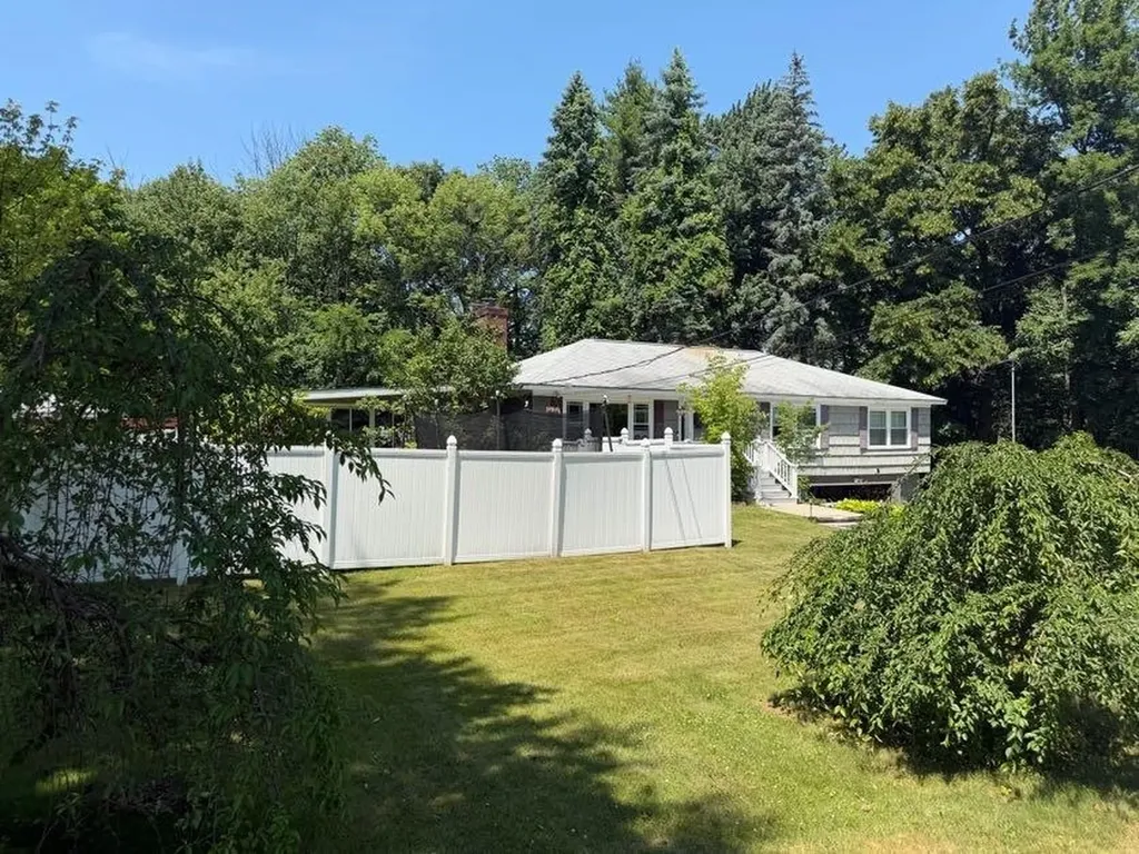 3 Lincoln Drive Bow NH 03304