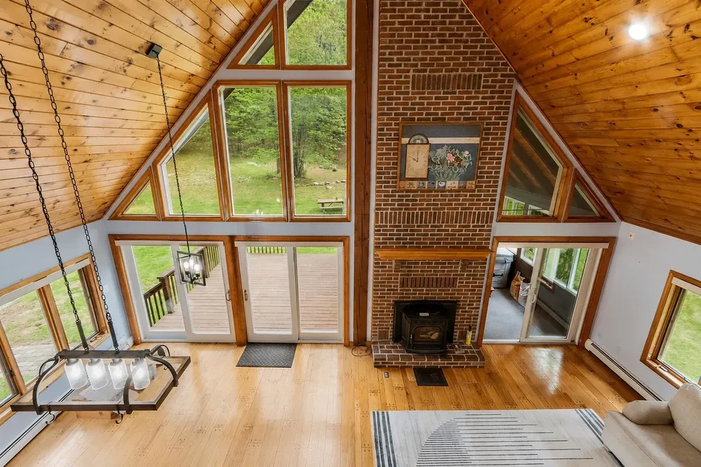 14 William Drive Pelham NH 03076