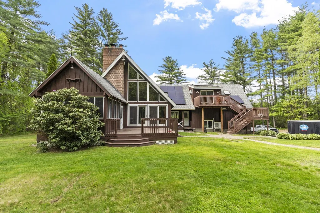 14 William Drive Pelham NH 03076