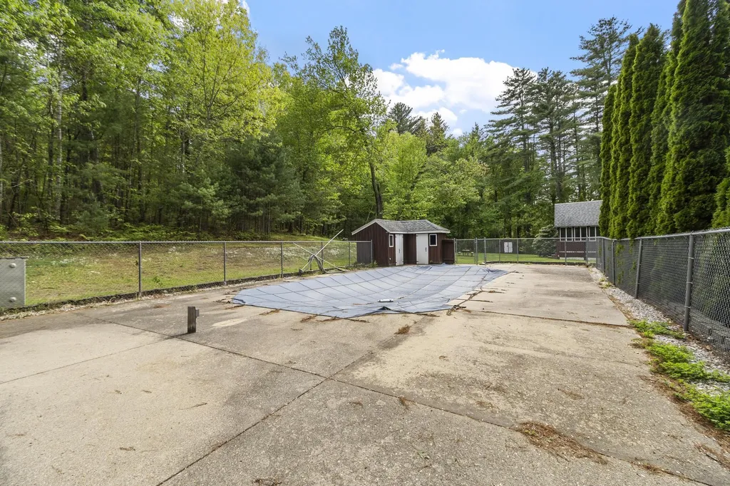 14 William Drive Pelham NH 03076
