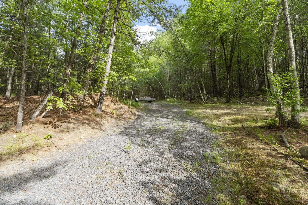 14 William Drive Pelham NH 03076