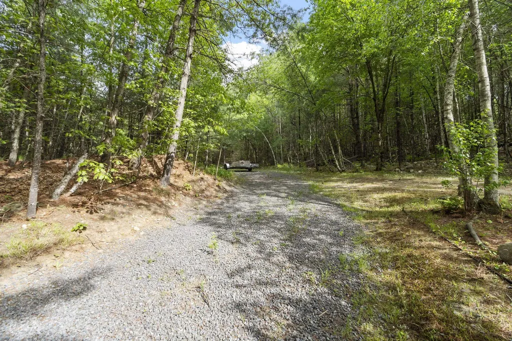 14 William Drive Pelham NH 03076