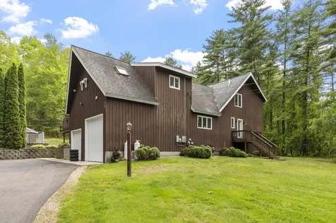 14 William Drive Pelham NH 03076