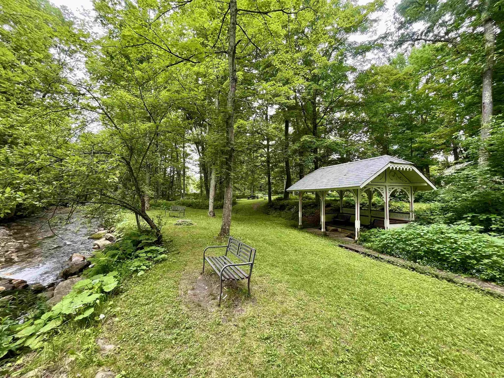 18 Montvert Road Middletown Springs VT 05757