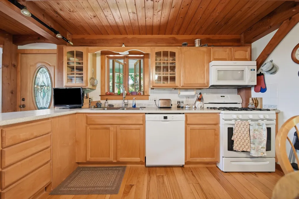 340 Cobble Hill Road Swanzey NH 03446